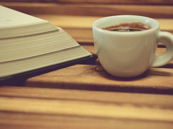 Espresso Kaffee Und Bücher — Stockfoto