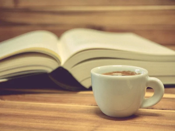 Espresso Kaffee Und Bücher — Stockfoto