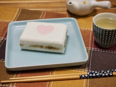 Kore yemeği kar beyaz pirinç keki 