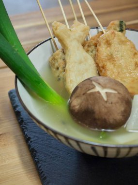 Asya yemeği Balık güveci, eomuk tang