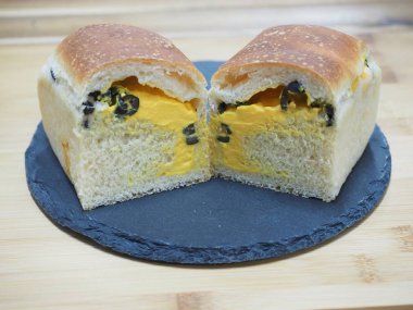 Korece zeytin peynir ekmek