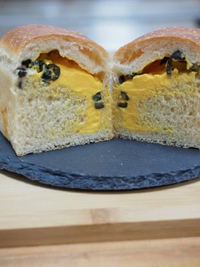 Korece zeytin peynir ekmek