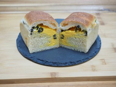 Korece zeytin peynir ekmek