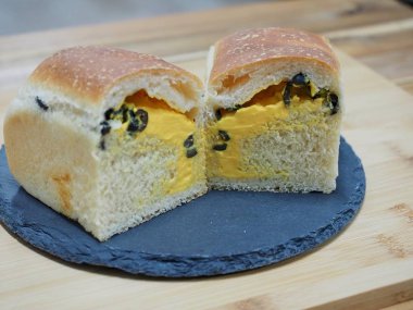 Korece zeytin peynir ekmek