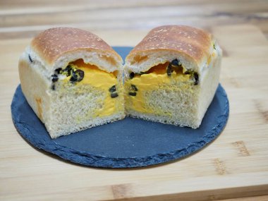 Korece zeytin peynir ekmek