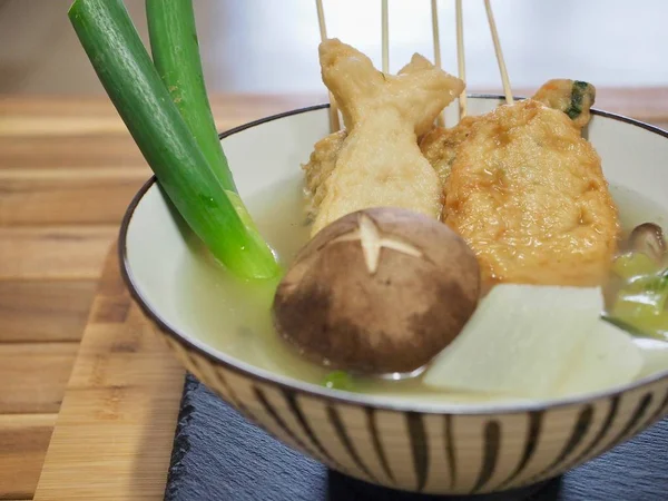 Asya yemeği Balık güveci, eomuk tang