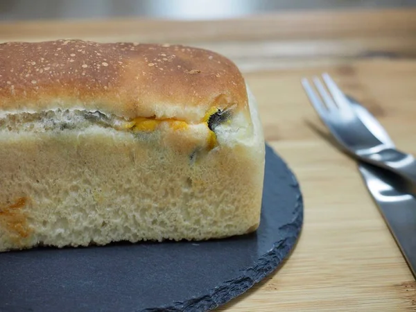 Korece zeytin peynir ekmek