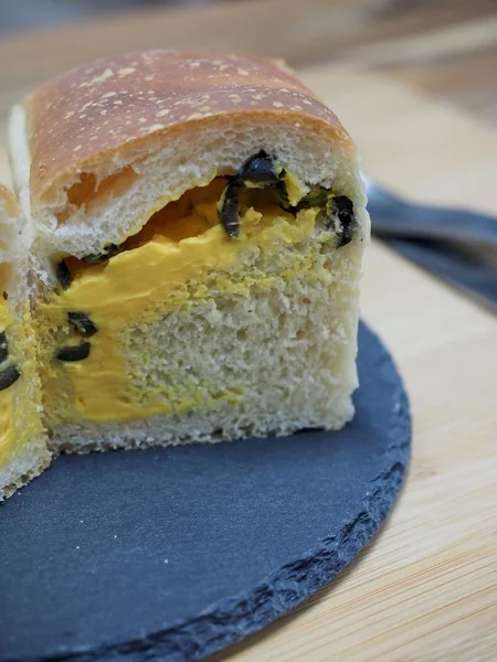 Korece zeytin peynir ekmek