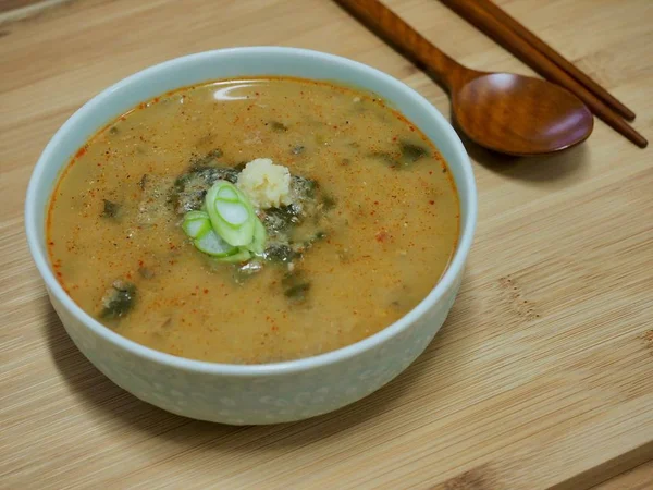 Koreanische Schmerzersuppe Chueo Tang — Stockfoto