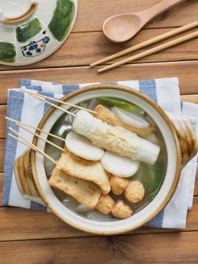 Asya yemeği Balık güveci, eomuk tang