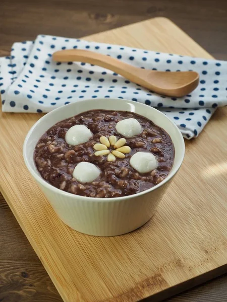 Kore yemeği kırmızı fasulye püresi