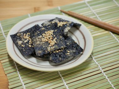 Kore yemeği laver kraker 