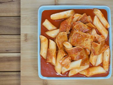 Kore yemekleri Kızarmış pirinç keki, Tteok-bokki