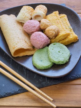 Asya yemeği balık keki, balık ezmesi, eomuk, odeng.