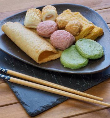 Asya yemeği balık keki, balık ezmesi, eomuk, odeng.