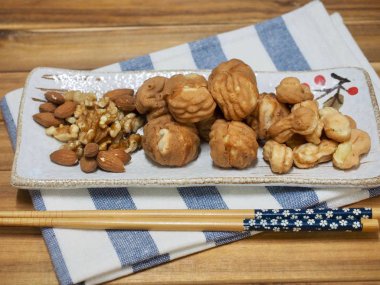 Kore yemeği ceviz tatlılar