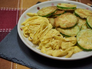 Kore yemeği kabak gözleme, hobak jeon