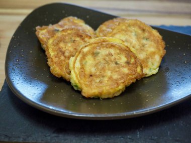 Kore yemeği modeum jeon, Karışık Meyveli krep, Korece tarzı köfte