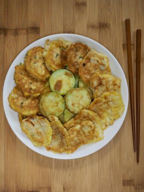 Kore yemeği modeum jeon, Karışık Meyveli krep, Korece tarzı köfte