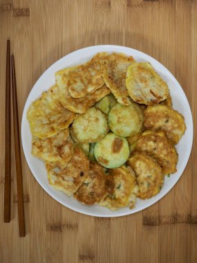 Kore yemeği modeum jeon, Karışık Meyveli krep, Korece tarzı köfte