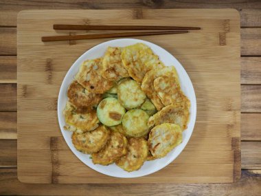 Kore yemeği modeum jeon, Karışık Meyveli krep, Korece tarzı köfte