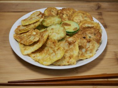 Kore yemeği modeum jeon, Karışık Meyveli krep, Korece tarzı köfte