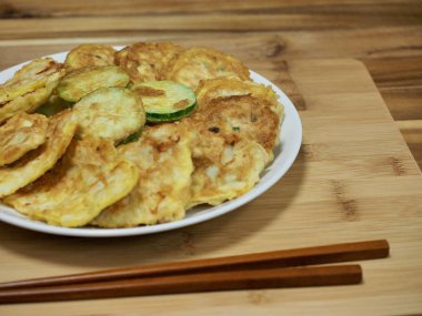 Kore yemeği modeum jeon, Karışık Meyveli krep, Korece tarzı köfte