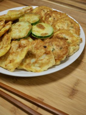 Kore yemeği modeum jeon, Karışık Meyveli krep, Korece tarzı köfte