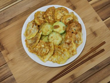 Kore yemeği modeum jeon, Karışık Meyveli krep, Korece tarzı köfte