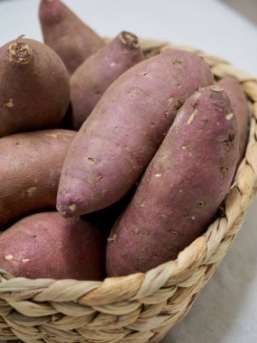 sepet içinde tatlı patates