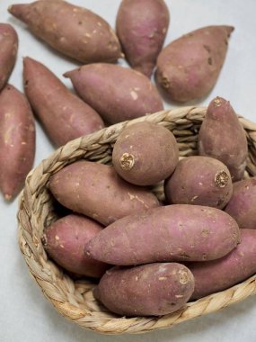 sepet içinde tatlı patates