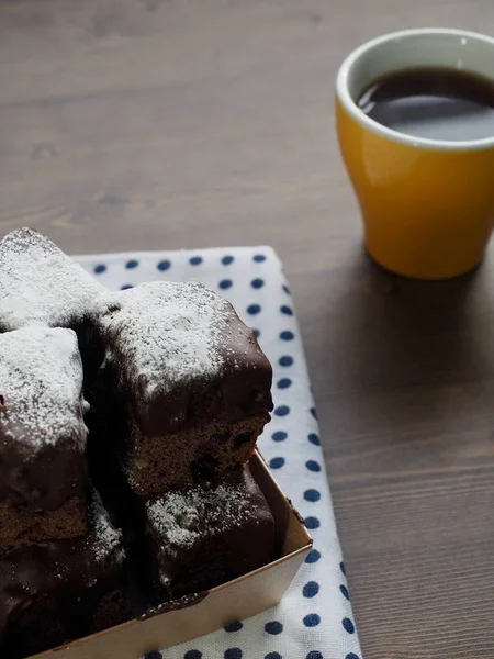 巧克力棕色蛋糕和咖啡 — 图库照片