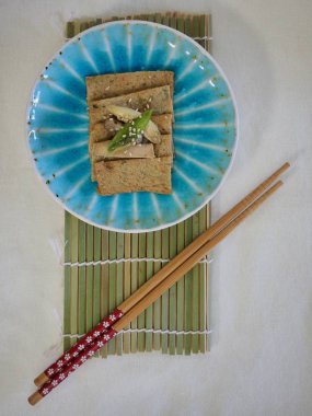 Kore yemeği garnitür kızarmış balık Yapıştır