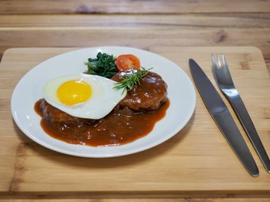 Japon tarzı hamburger biftek