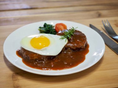 Japon tarzı hamburger biftek