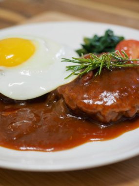 Japon tarzı hamburger biftek