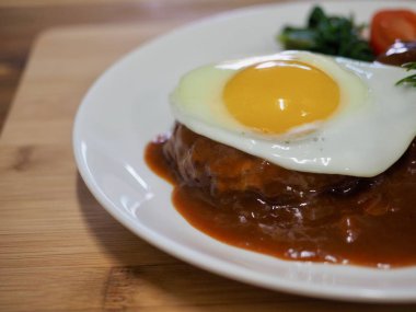 Japon tarzı hamburger biftek