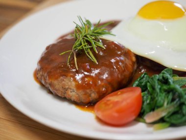 Japon tarzı hamburger biftek