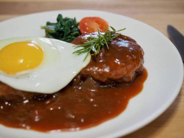 Japon tarzı hamburger biftek