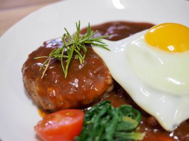 Japon tarzı hamburger biftek