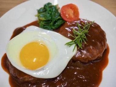 Japon tarzı hamburger biftek