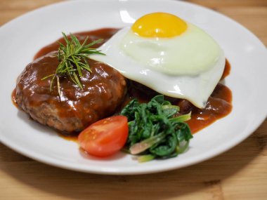 Japon tarzı hamburger biftek