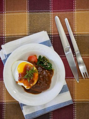 Japon tarzı hamburger biftek