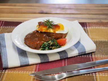 Japon tarzı hamburger biftek