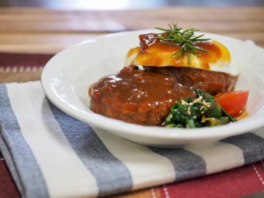 Japon tarzı hamburger biftek