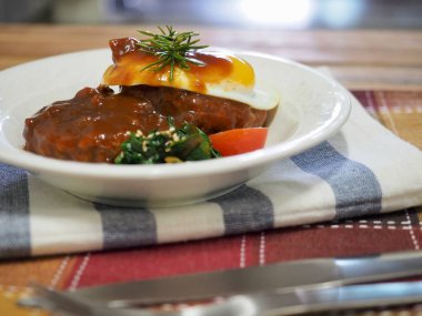 Japon tarzı hamburger biftek