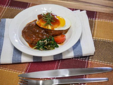 Japon tarzı hamburger biftek