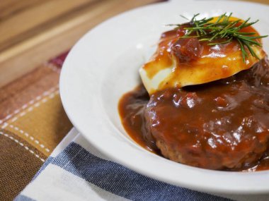 Japon tarzı hamburger biftek