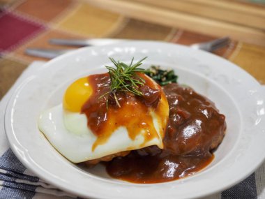 Japon tarzı hamburger biftek