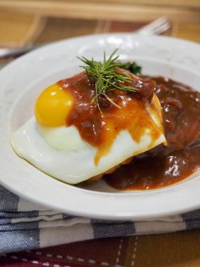 Japon tarzı hamburger biftek